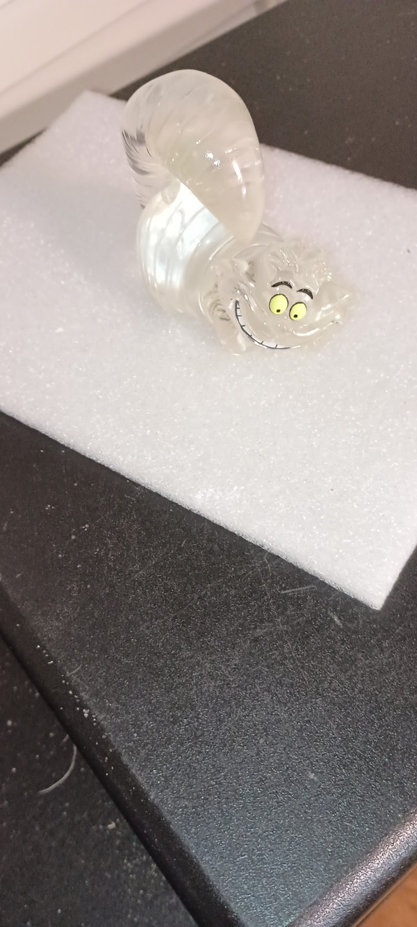 DISNEY SHOWCASE-2020-MINI HUGS CLEAR CHESHIRE CAT FIGURINE-NEW IN BOX