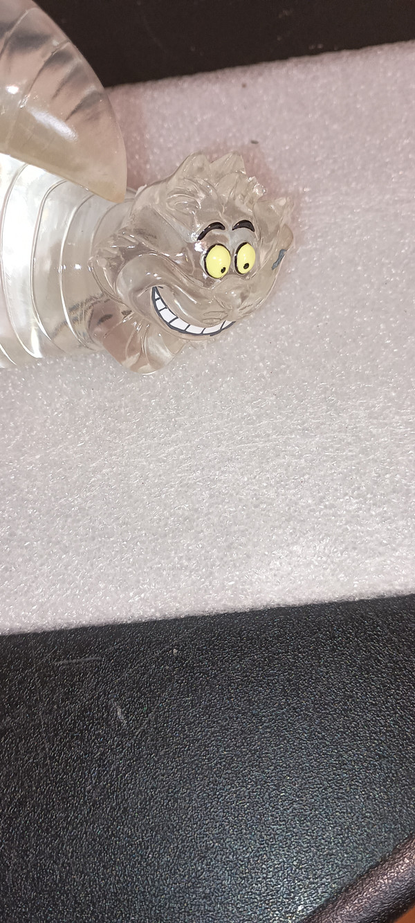 DISNEY SHOWCASE-2020-MINI HUGS CLEAR CHESHIRE CAT FIGURINE-NEW IN BOX