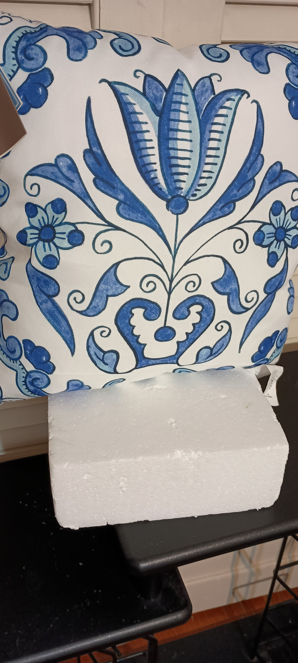 2021 C&F HOME- DELFT GARDEN PILLOW #3- NEW 18"