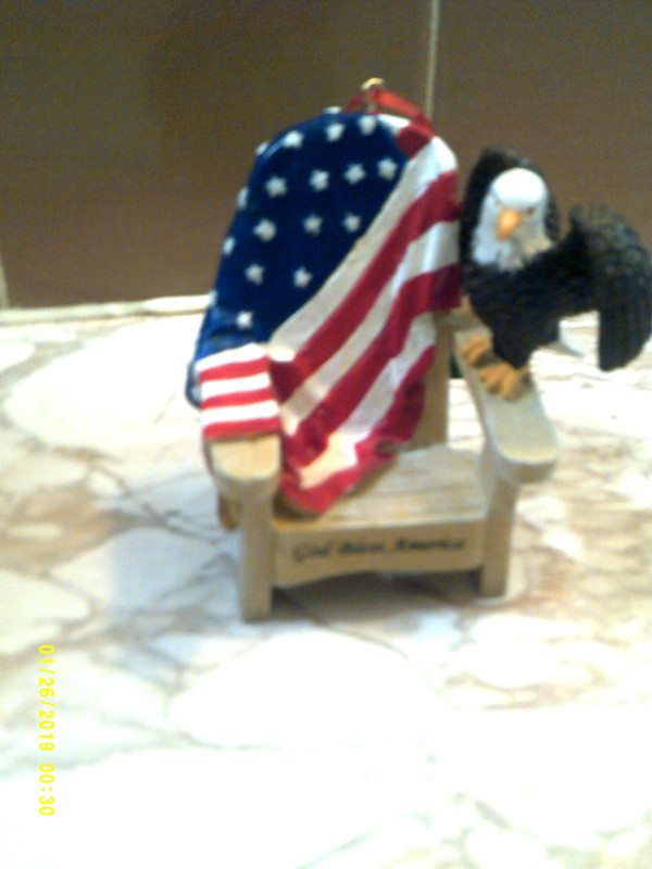 KURT ADLER-3"H.  PATRIOTIC ORNAMENT- ADIRONDACK  CHAIR-:GOD BLESS AMERICA"-NEW