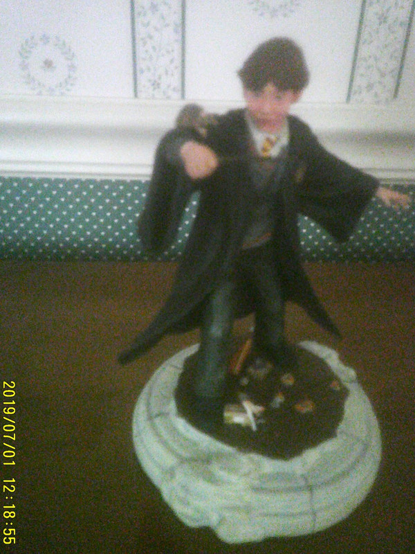 ENESCO-WIZARDING WORLD OF HARRY POTTER-2019- RON WEASLEY-YEAR ONE FIGURINE-NEW IN BOX