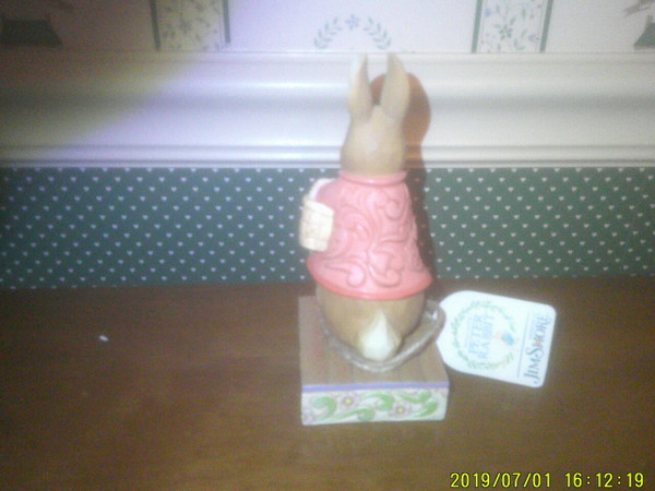 JIM SHORE- BEATRIX POTTER -FLOPSY BUNNY FIGURINE-NEW IN BOX.