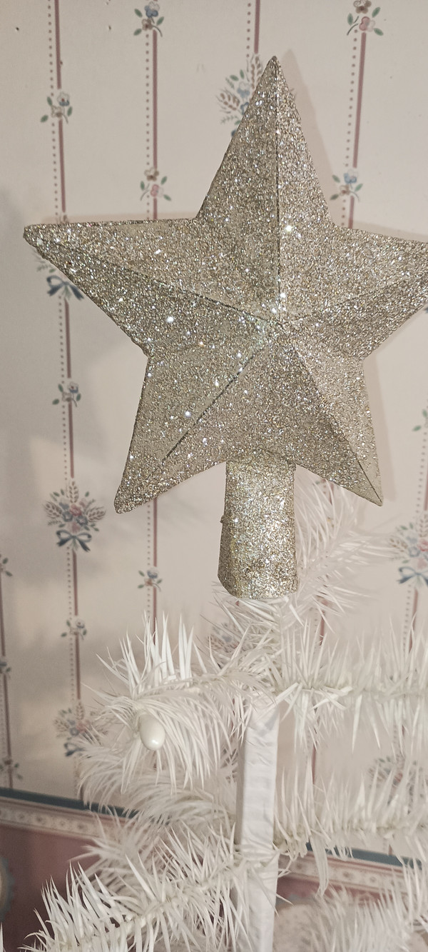 BETHANY LOWE-PEACEFUL STAR TREE TOPPER-NEW