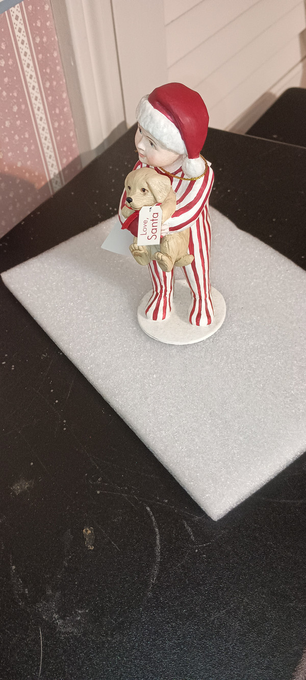 BETHANY LOWE HOLIDAY FIGURINE- LANDON'S PUPPY SURPRISE-NEW