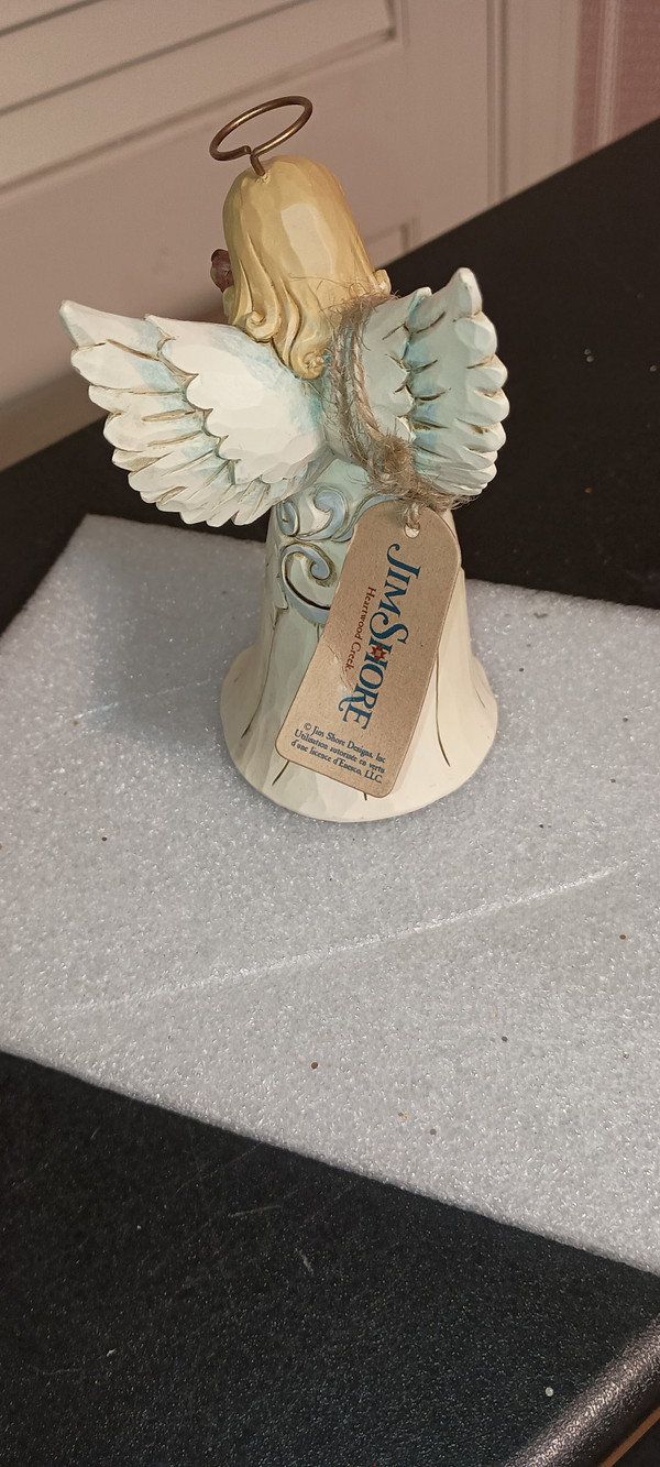 JIM SHORE PINT SIZE WHITE FARMHOUSE ANGEL WITH DOG.NEW IN BOX
