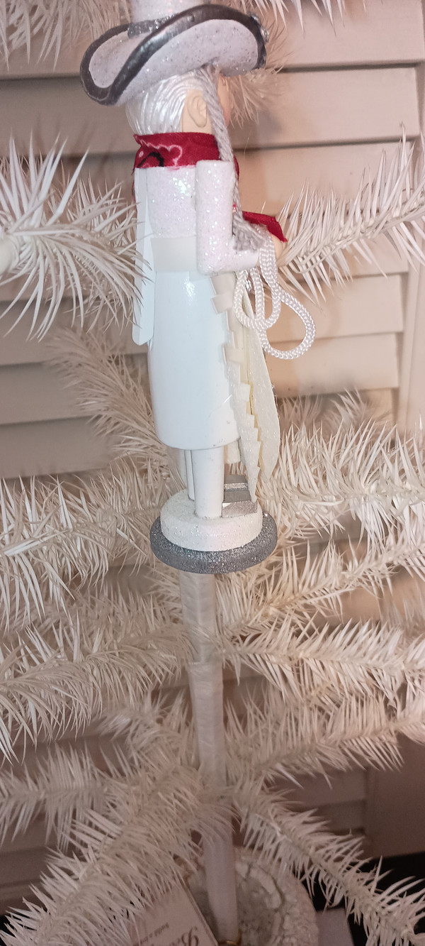 KURT ADLER-2023-HOLLYWOOD NUTCRACKER ORNAMENT- COWGIRL-NEW