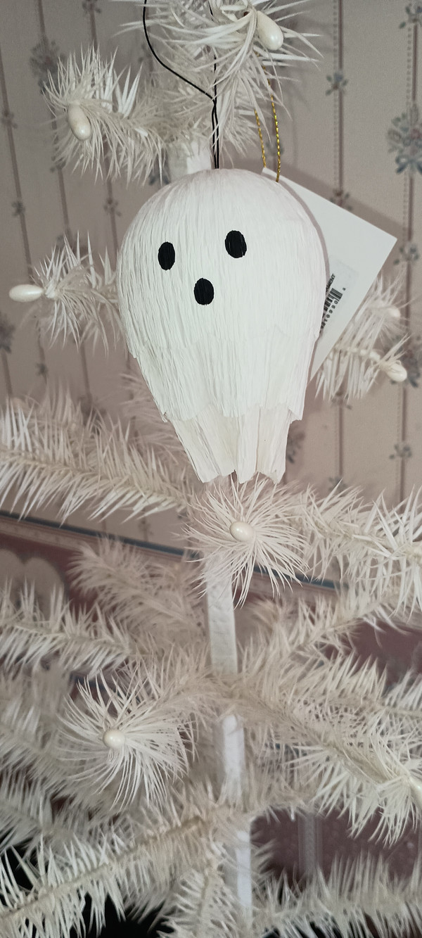 BETHANY LOWE-2022 HALLOWEEN CREPE PAPER GHOST ORNAMENT-NEW