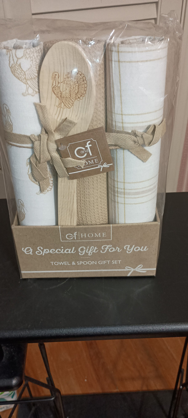 C&F HOME-2024 TURKEY TIME & PLAID KITCHEN TOWELS & SPOON GIFT SET.