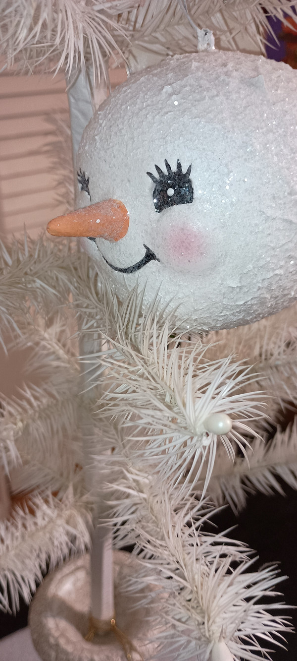 BETHANY LOWE-2024 WINKING SNOWMAN ORNAMENT-NEW