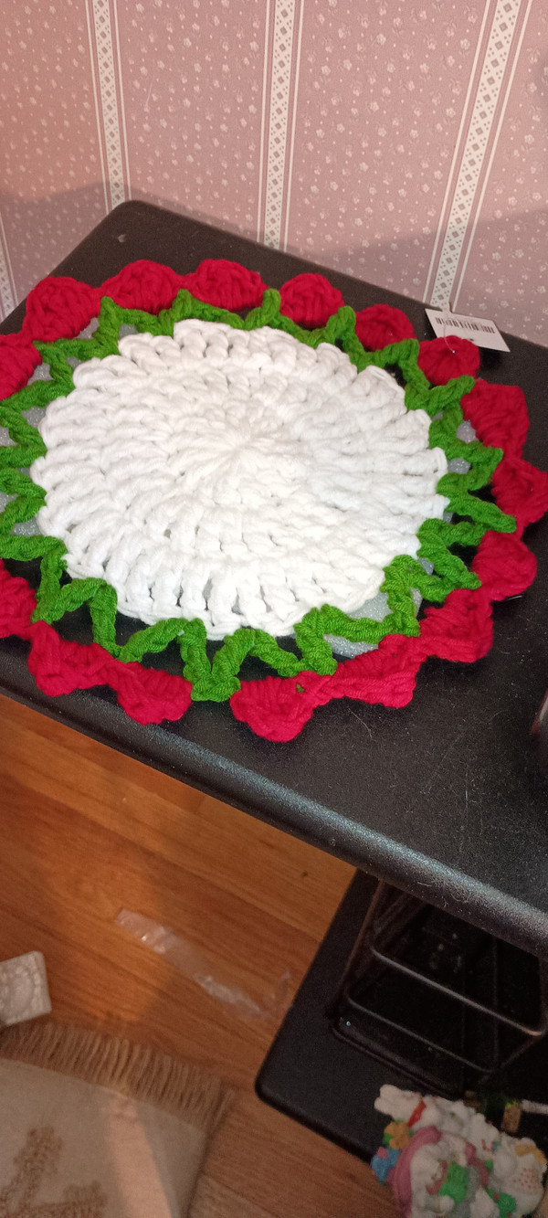 C&F HOME-2025 CROCHET STRAWBERRY DOILY-NEW