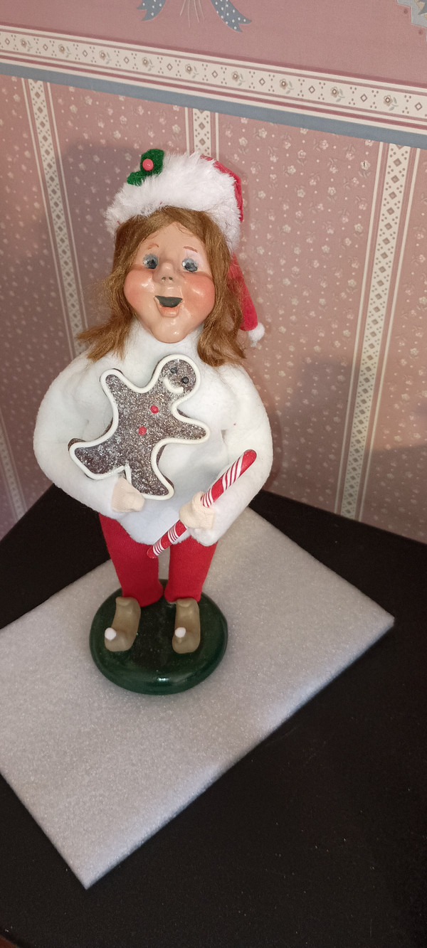 BYERS CHOICE CAROLER-ELF WITH GINGERBREAD-NEW-2022