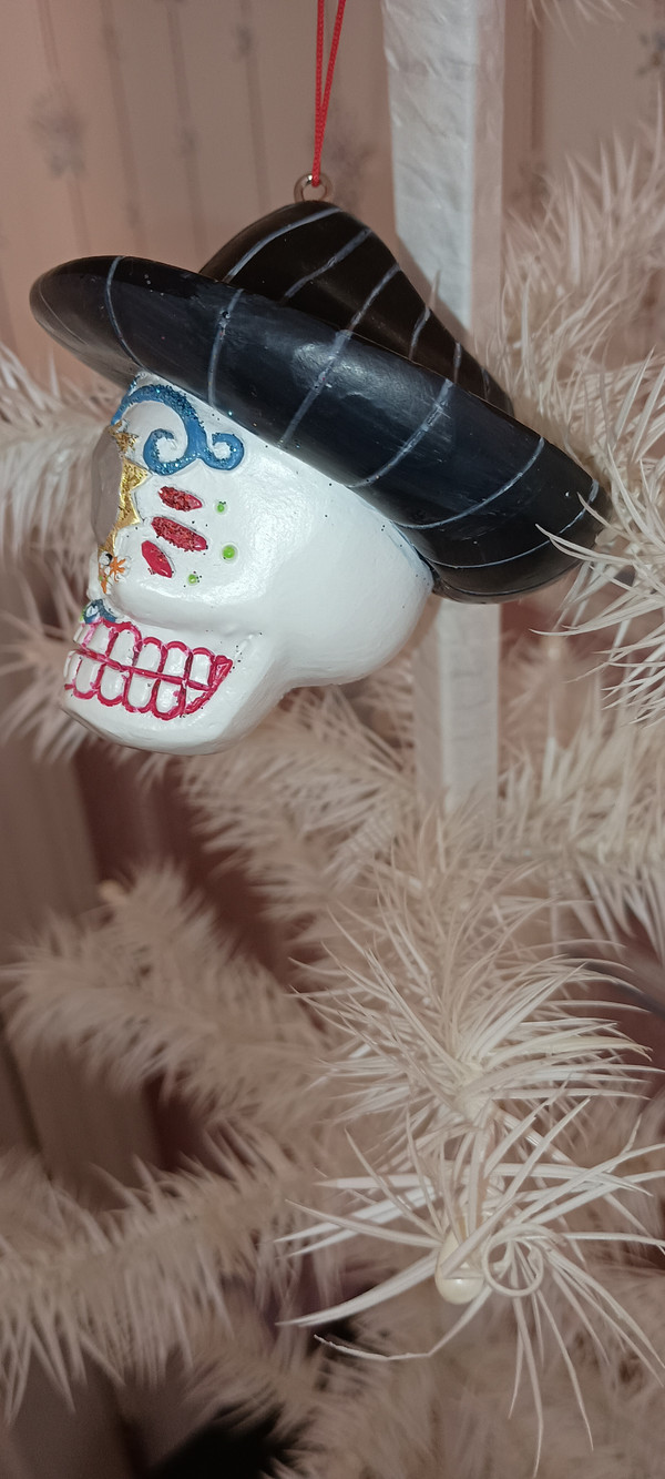 KURT ADLER-DAY OF THE DEAD WHITE SKULL ORNAMENT-NEW