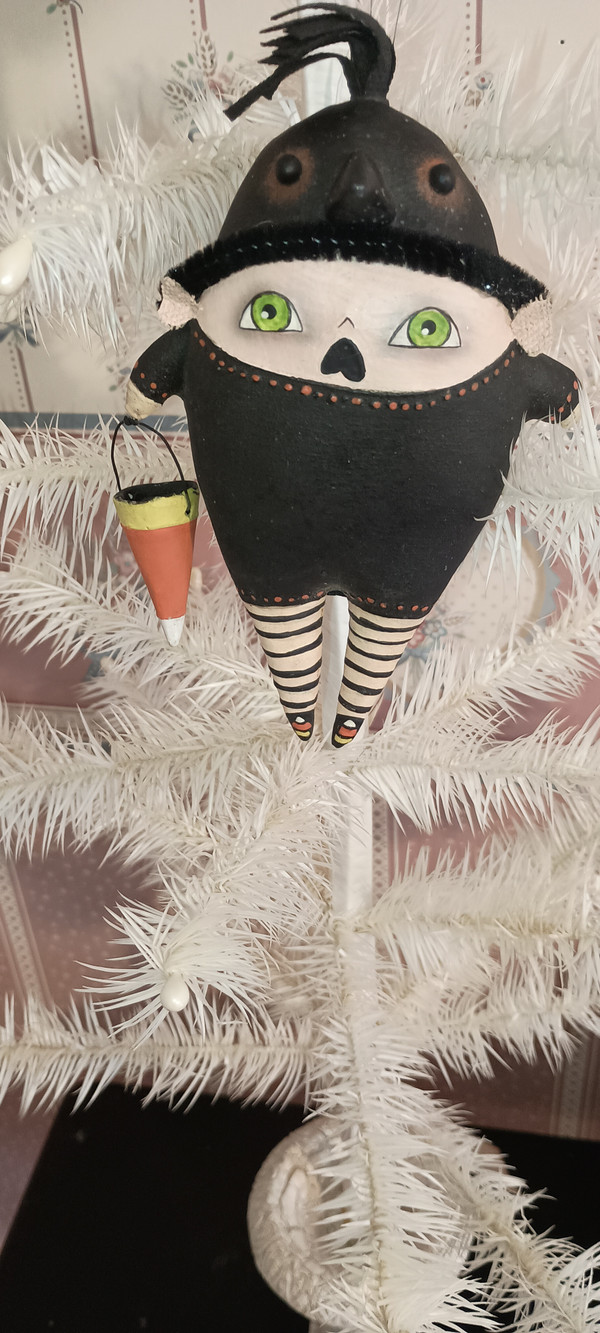 BETHANY LOWE-2024 HALLOWEEN-ROBIN SEEBER ORNAMENT-BILL CROW