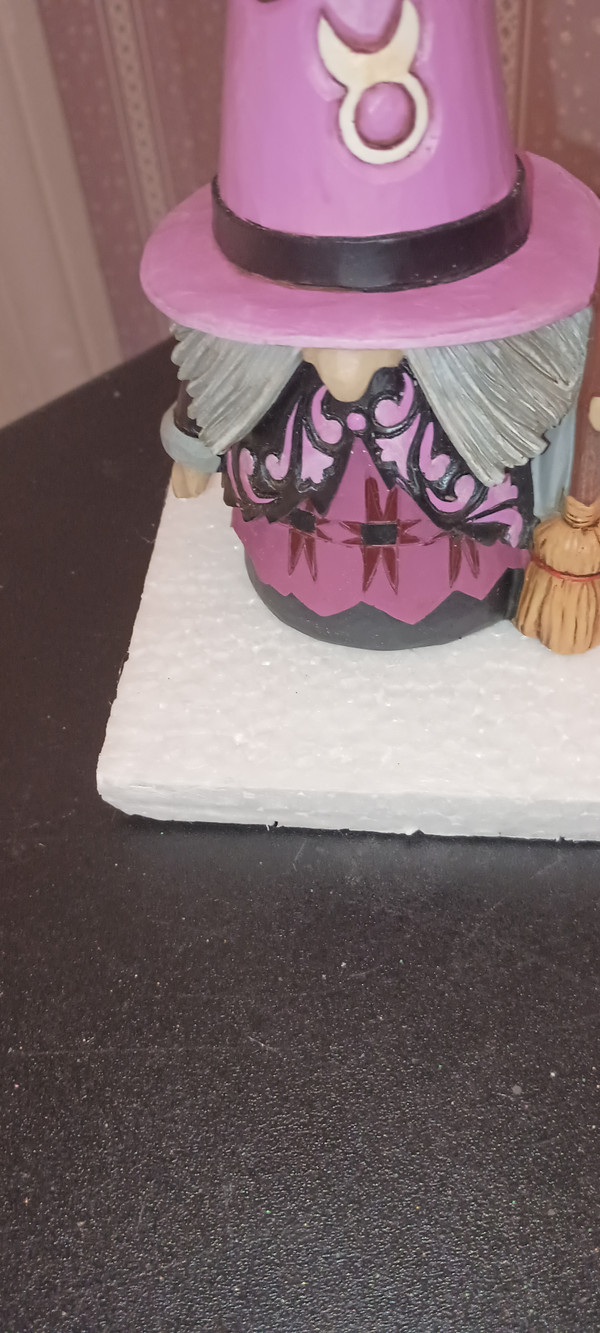 JIM SHORE HALLOWEEN WITCH GNOME FIGURE-NEW IN BOX