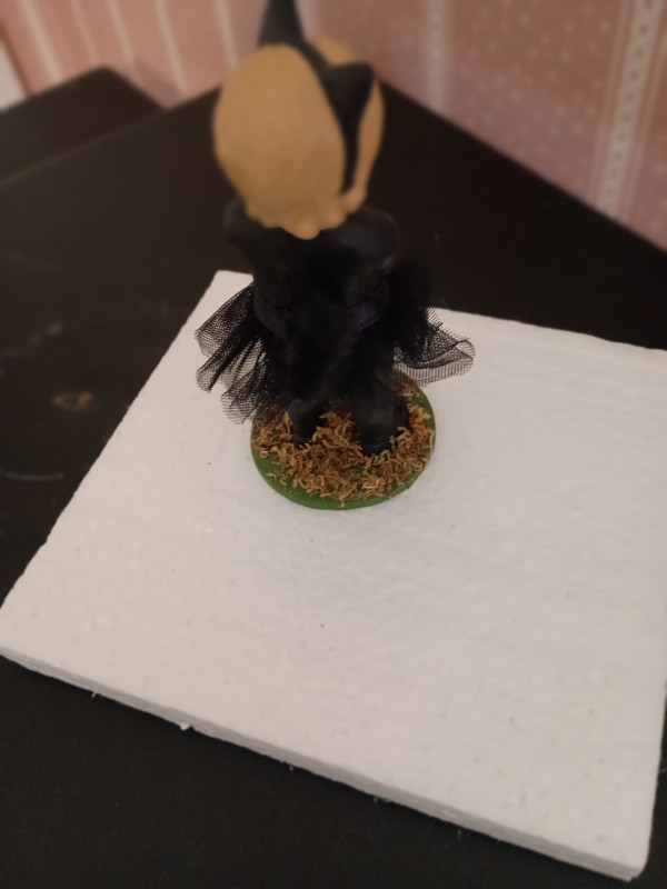 BETHANY LOWE HALLOWEEN FIGURINE- KAT GIRL-NEW