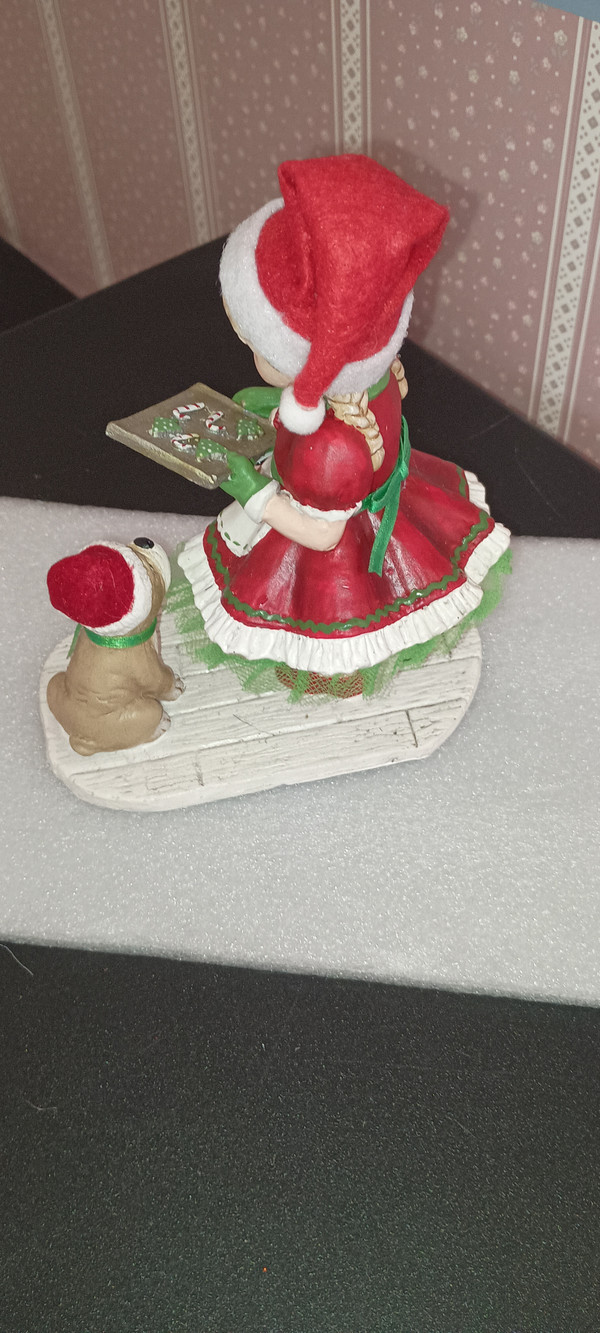 BETHANY LOWE-2024-HOLIDAY FIGURINE-CHRISTMAS COOKIE CAROLINE-NEW