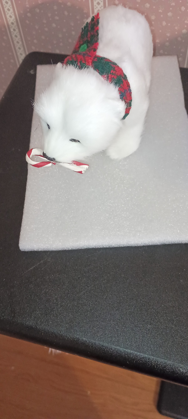 BYERS CHOICE ACCESSORY- POLAR BEAR WITH CANDY CANES-NEW