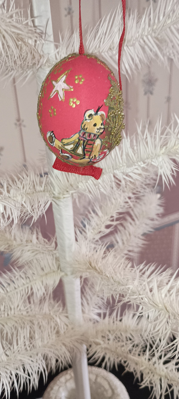PETER PRIESS-2019 CHRISTMAS EGG SHELL EGG SHELL ORNAMENT-TEDDY BEAR WITH SAIL BOAT-NEW