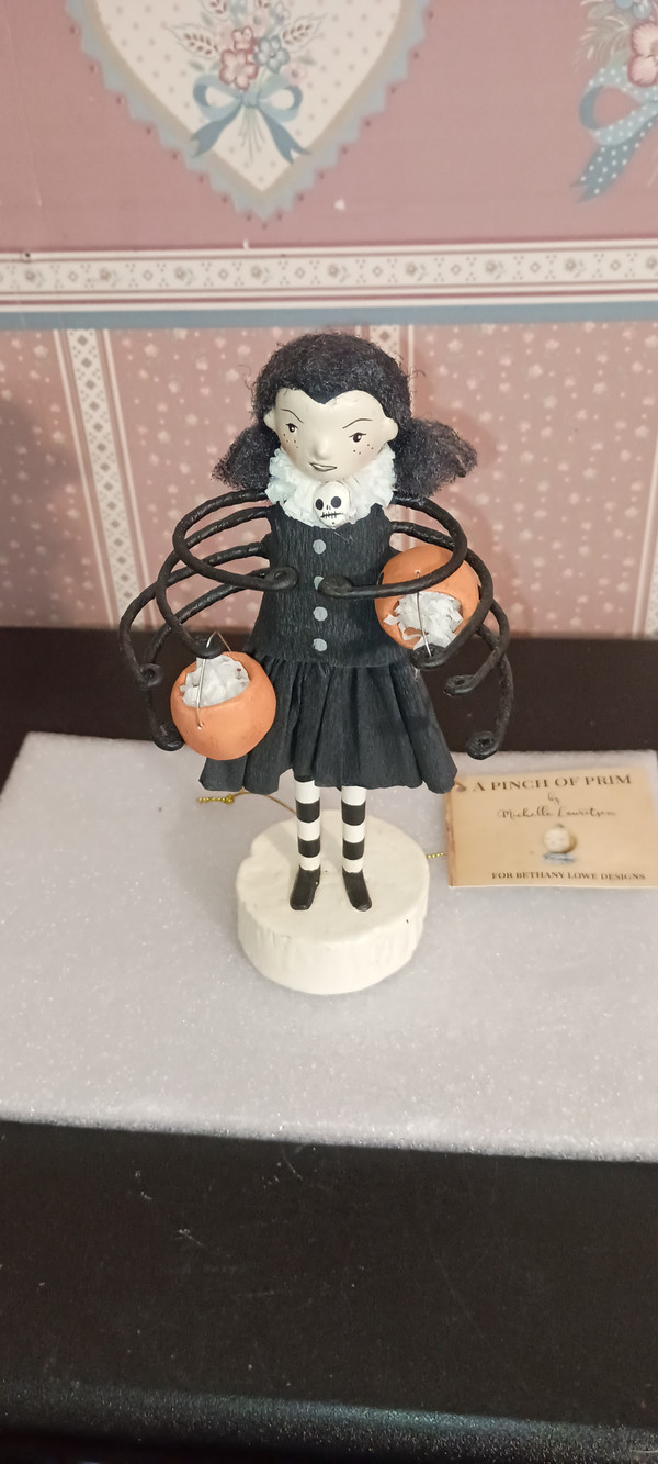 BETHANY LOWE -MICHELLE LAURITSEN HALLOWEEN FIGURINE- TRICK OR TREAT SPIDER GIRL. NEW-2024