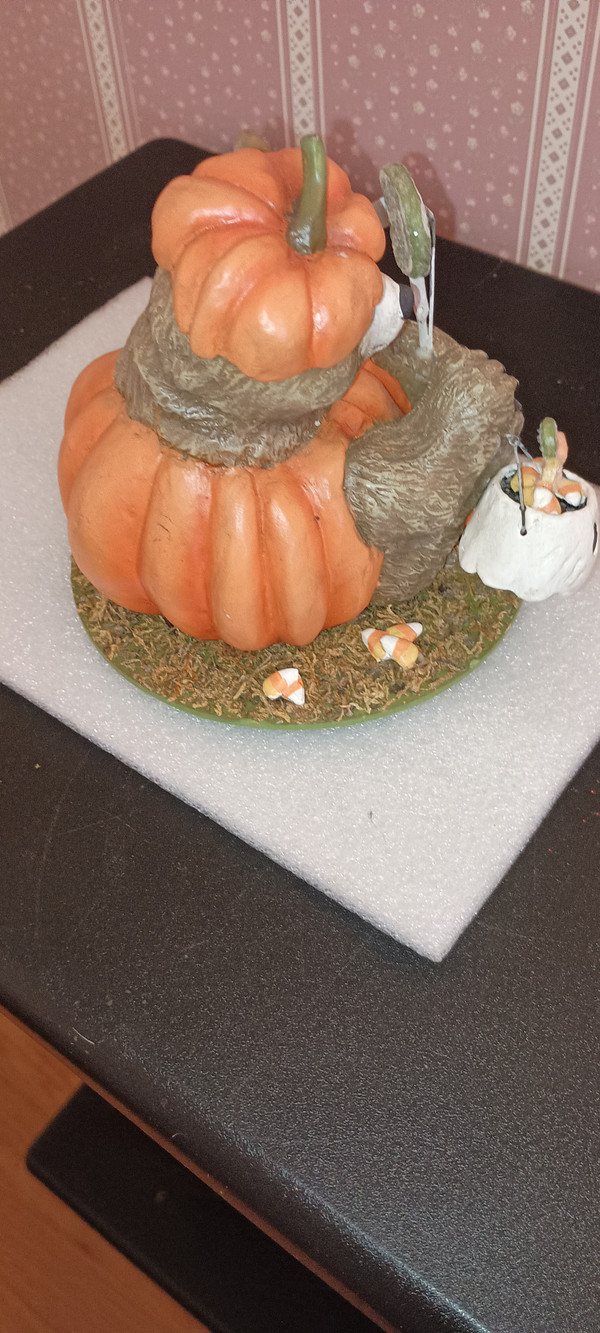 BETHANY LOWE-HALLOWEEN FIGURINE- BOO BOO BEAR-NEW