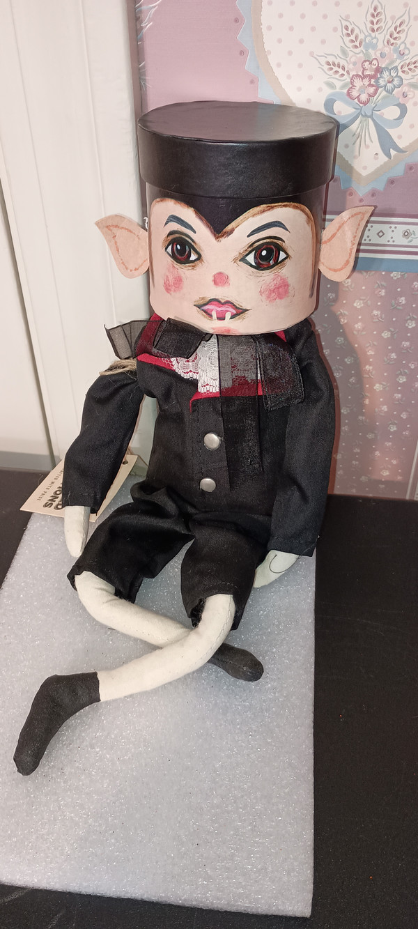 JOE SPENCER GATHERED TRADITIONS BOX HEAD ART DOLL-DRACO VAMPIRE-NEW