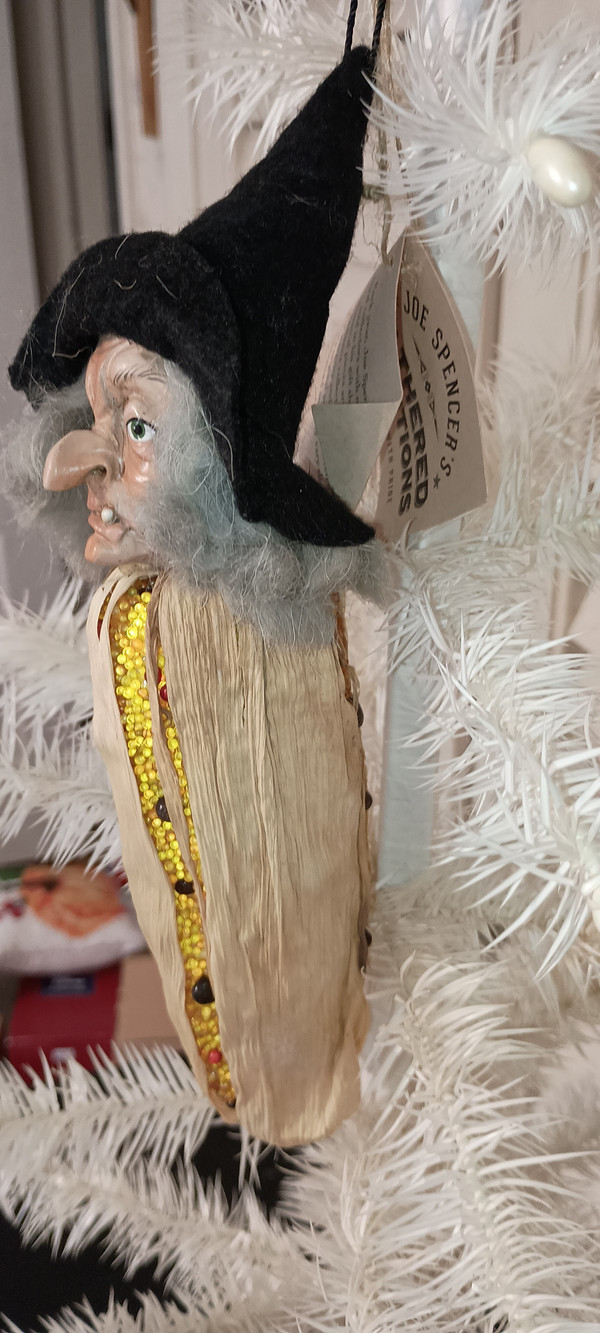 JOE SPENCER-HATHERED TRADITIONS- ARLENE INDIAN CORN WITCH ORNAMENT-NEW