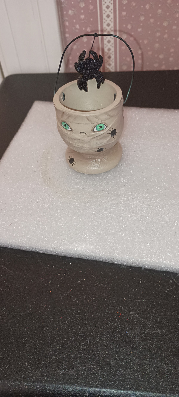 BETHANY LOWE-HALLOWEEN-2024-ROBIN SEEBER- MUMMY EGG CUP-NEW