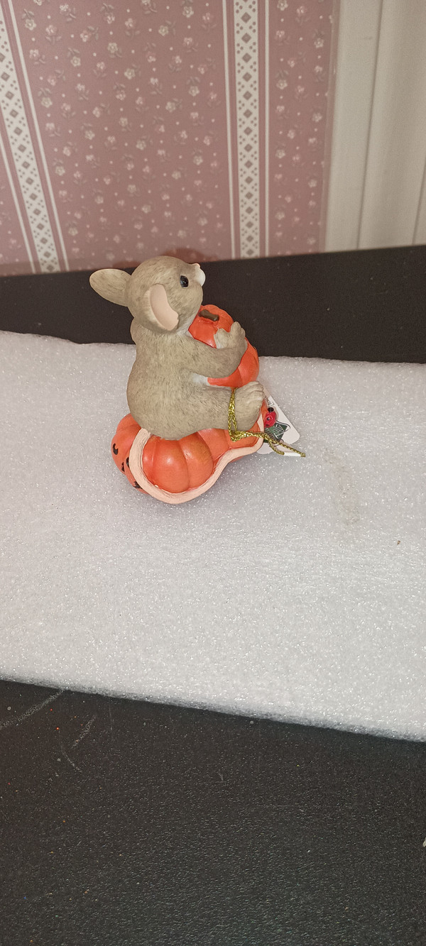 CHARMING TAILS HALLOWEEN FIGURINE-PILE OF JACK-O-LANTERNS-NEW IN BOX