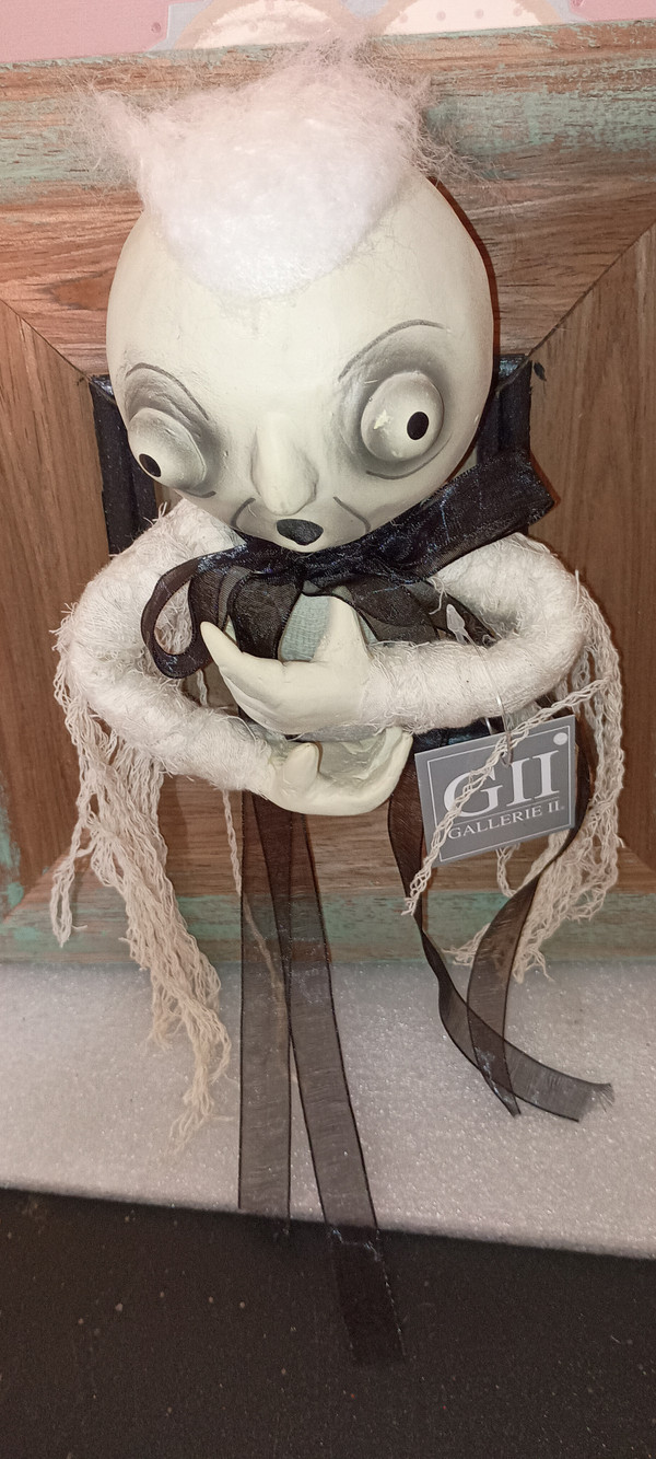 GALLERIE II- HALLOWEEN-MORPHEUS GHOST ON FRAME.NEW 2021