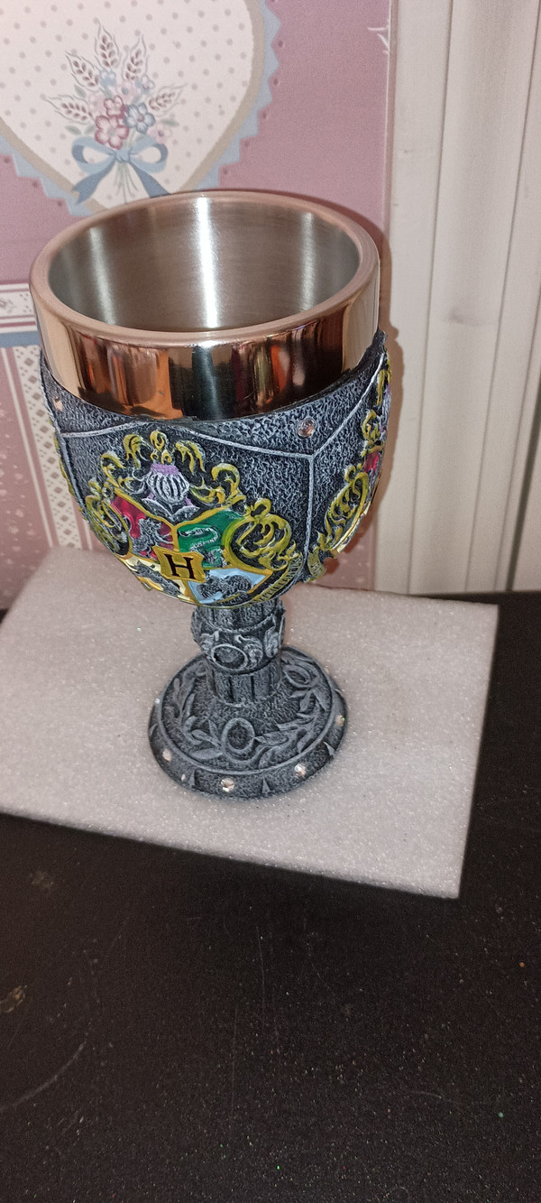 WIZARDING WORLD OF HARRY POTTER-2019 HOGSWARTS DECORATIVE GOBLET-NEW IN BOX.