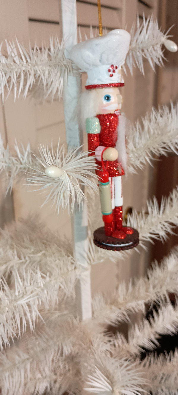 KURT ADLER-2021 6" HOLLYWOOD SWEET NUTCRACKER ORNAMENT-GINGERBREAD HAT. NEW