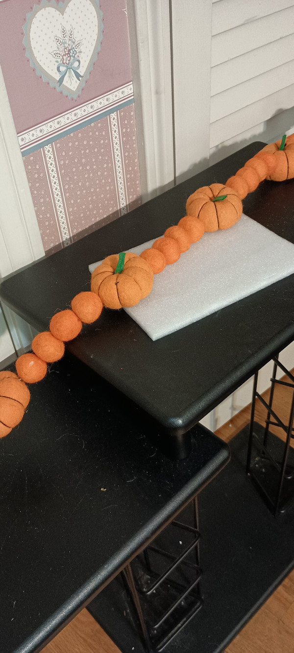 GALLERIE II-HALLOWEEN SPOOKY PUMPKIN GARLAND NEW-60"