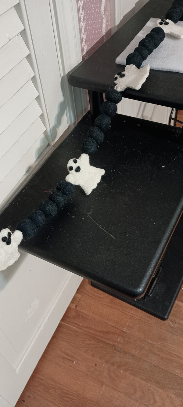 GALLERIE 11 -SPOOKY GHOST GARLAND-NEW 2024-60"