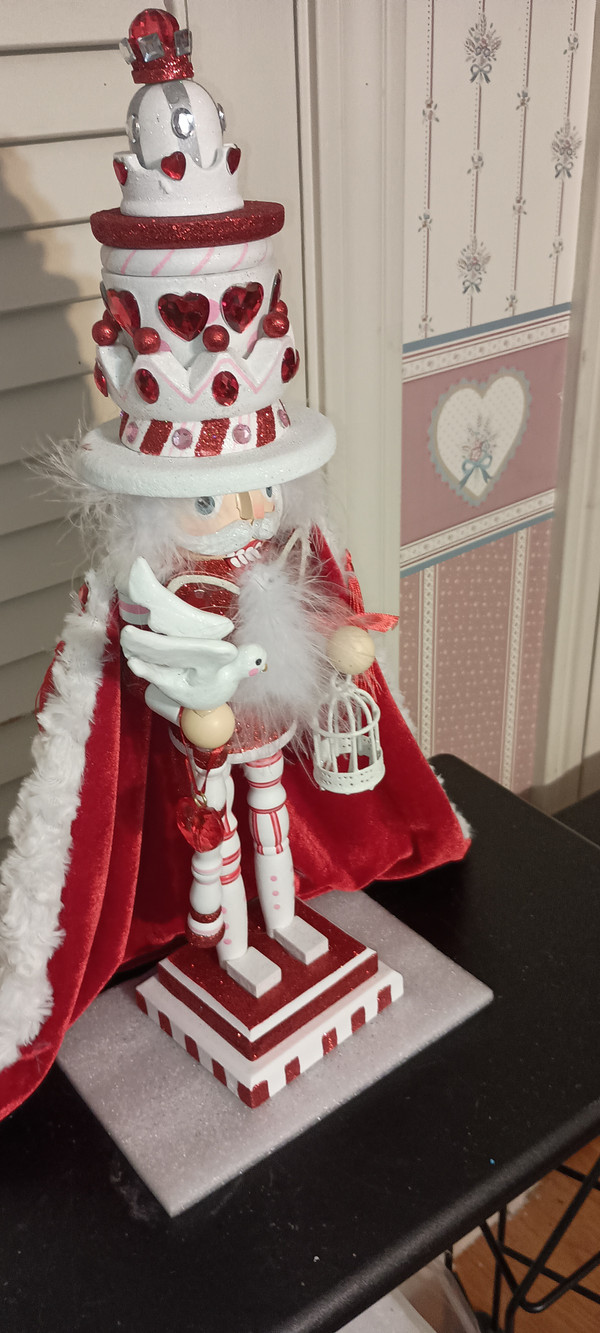 KURT ADLER-2025 HOLLYWOOD NUTCRACKER-KING OF HEARTS-19.5" H.*NEW IN BOX+H