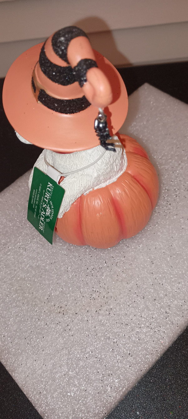 KURT ADLER-2025 HALLOWEEN LIGHTED=DOG ATOP PUMPKIN TABLETOP-YELLOW LABRADOR RETRIEVER-NEW