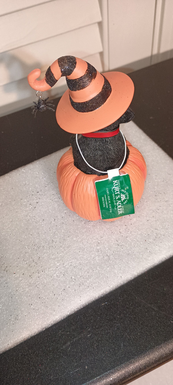 KURT ADLER 2025-HALLOWEEN DOG ATOP PUMPKIN TABLETOP-BLACK LABRADOR RETRIEVER-LIGHTED-NEW