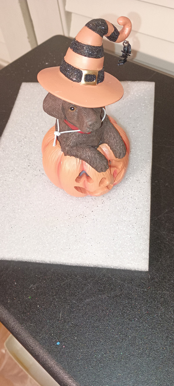 KURT ADLER-2025 HALLOWEEN DOG ATOP PUMPKIN LIGHTED TABLETOP- BROWN LABRADOR RETRIEVER-NEW
