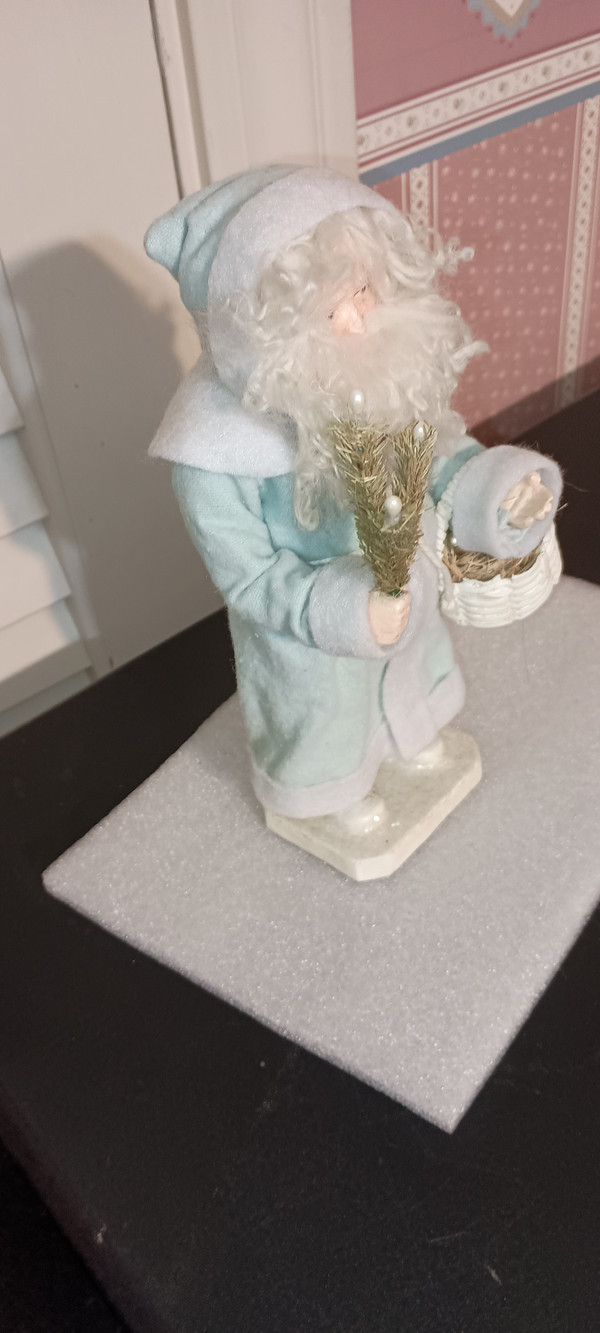 BETHANY LOWE-HOLIDAY-2023-BLUE PASTEL SANTA WITH GREENERY & BASKET FIGURE-NEW