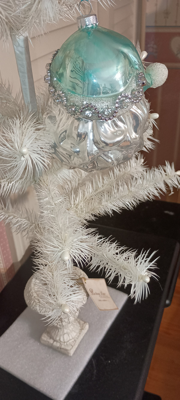 KURT ADLER- 2020 GLASS BLUE SANTA HEAD ORNAMENT.NEW
