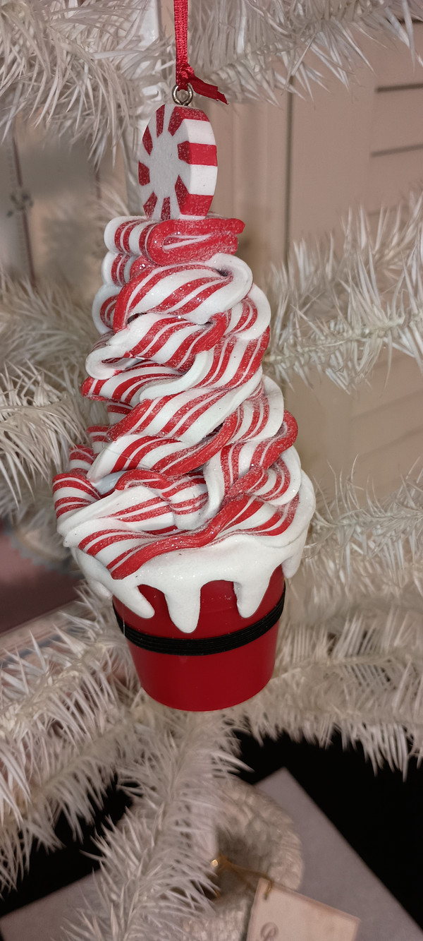 KURT ADLER 2023 CANDY SWIRL RIBBON STYLE TREE IN BUCKET-NEW