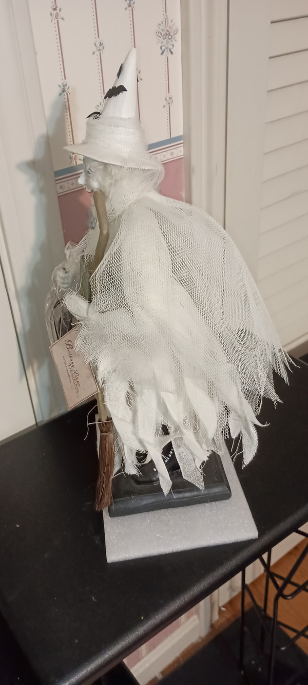 BETHANY LOWE-2025 HALLOWEEN-GHOST WITCH-NEW
