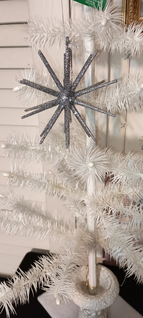 KURT ADLER-2023 GRAY STARBURST ORNAMENT-NEW