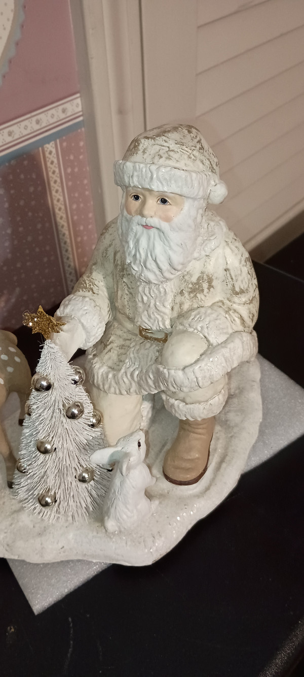 BETHANY LOWE- HOLIDAY FIGURINE-2023-FOREST FRIEND SANTA-NEW