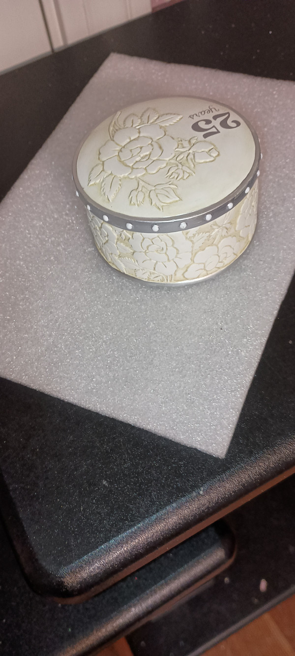 ENESCO-GREGG GIFTS- 25TH ANNIVERSARY KEEPAKE BOX-NEW
