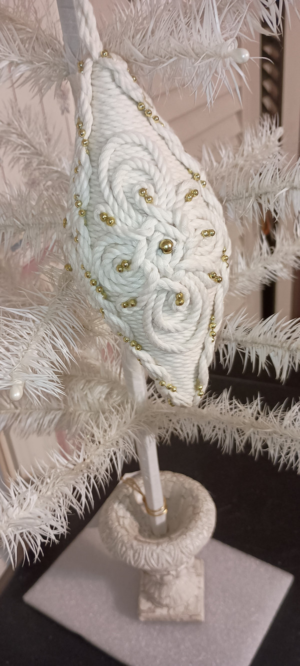 KURT ADLER-2022 MACRAME DROP ORNAMENT