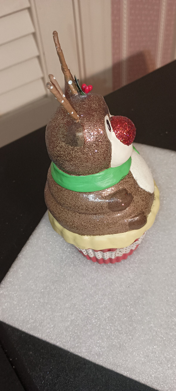BETHANY LOWE-HOLIDAY RUDOLPH CUPCAKE CONTAINER- NEW 2023