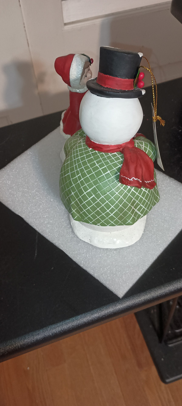 BETHANY LOWE HOLIDAY-HELLO OLD FRIEND FIGURE-NEW- 2024