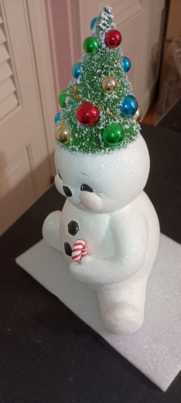 BETHANY LOWE-2024 CHRISTMAS-MEDIUM RETRO CANDY CANE SNOWMAN WITH TREE FIGURE-NEW