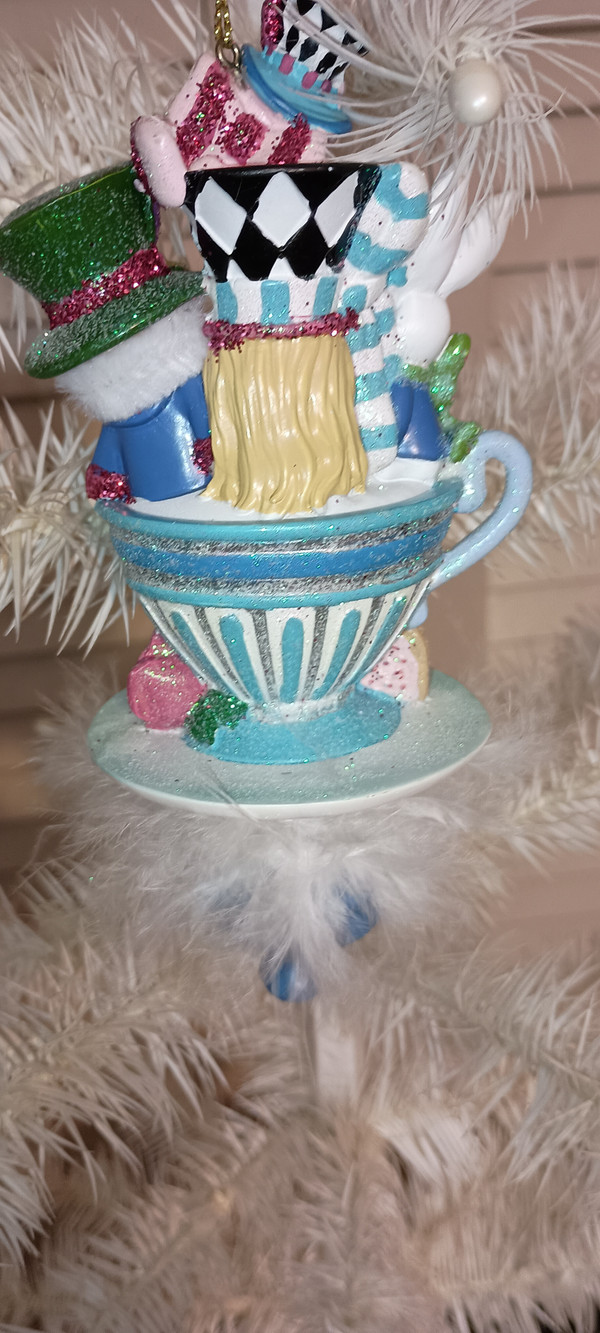 KURT ADLER-HOLLY HATS ORNAMENT-ALICE & FRIENDS TEA PARTY-NEW IN BOX-2023