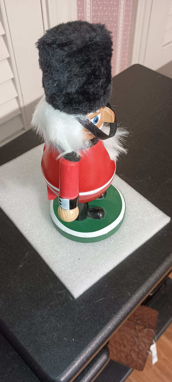 KURT ADLER-2020 INTERNATIONAL CHUBBY NUTCRACKER-ENGLAND-NEW